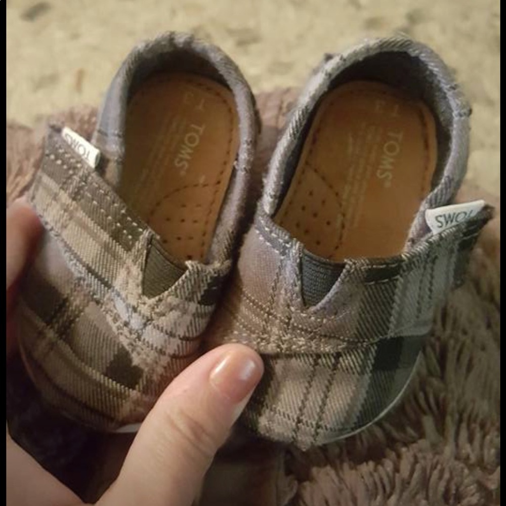 Size 3 baby toms shoes